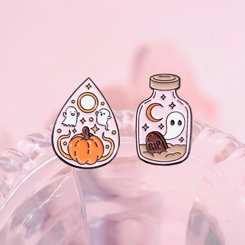 Cute Cartoon Halloween Ghost Enamel Pin Alloy Pumpkin Tarot Lovers Chainsaw Brooch For Backpack Clothing Badge Jewelry