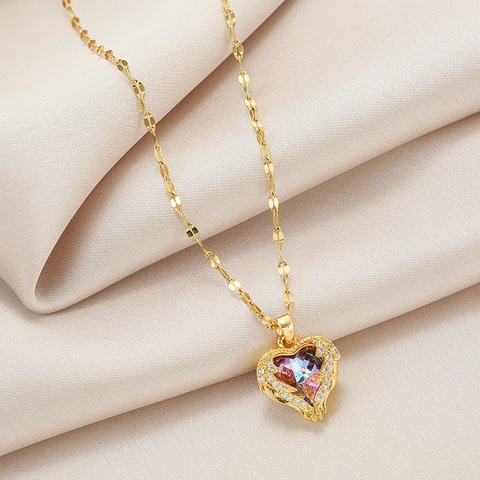 Collier Pendentif Cœur Acier Titane Avec Cristal Coloré Et Zirconium Élégante Chaîne De Clavicule Bijoux Pour Femmes