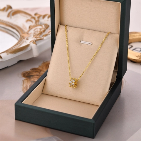 Collar Con Colgante De Barril De Acero De Titanio Con Circón Cristal Completamente Incrustado Joyería Minimalista