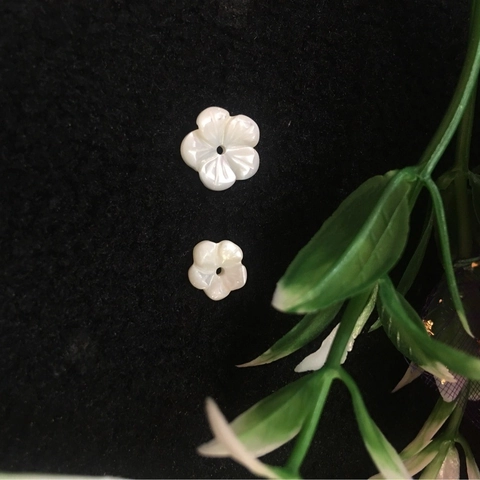 Natural White Shell Flower Beads Carved Mother Of Artificial Pearl Charms For DIY Jewelry Making Handicraft