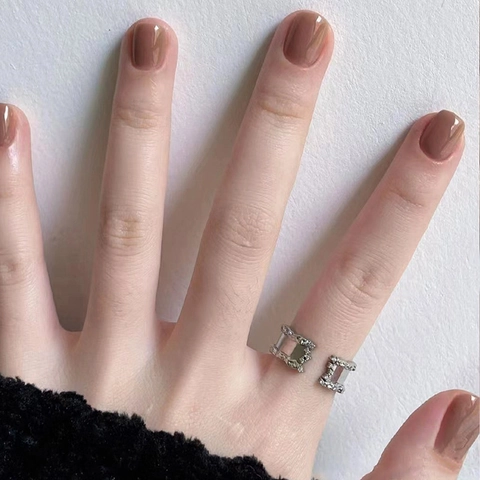 Caramel Press On Nails Short Square Round Glossy Solid Color Brown False Nails Wearable Daily Style Women