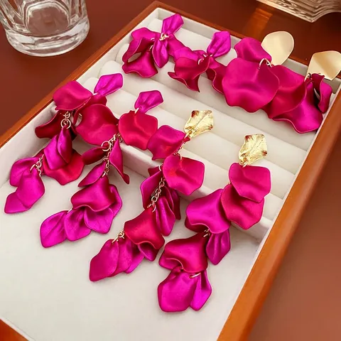 Orecchini Pendenti Con Nappa A Petalo Di Fiore Con Lega Acrilica E Perno In Argento Dichiarazione Chic Per Donne