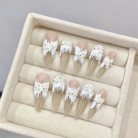 Press On Nails Handmade Long Almond Shape 3D Relief Gypsum Gel Artificial Pearls Elegant Vintage French Style False Nails
