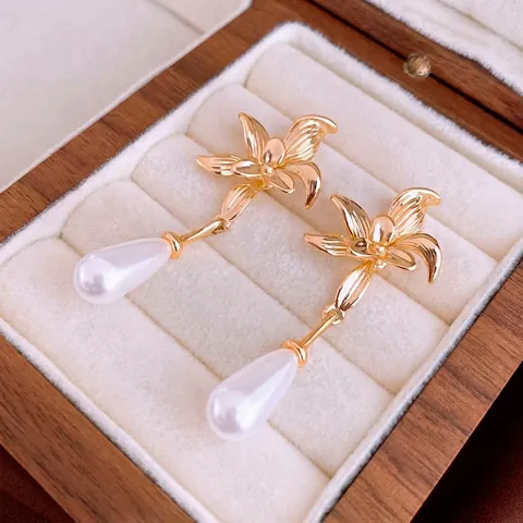 Floral Teardrop Artificial Pearl Drop Earrings With 925 Sterling Silver Earring Post Gold Plated Elegant Vintage Jewelry For Women