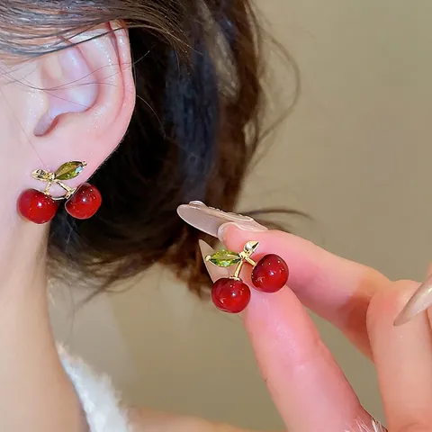 Pendientes De Botón De Cereza Dulce Con Fruta De Resina Roja Hoja De Circón Verde Aleación De Oro Y Poste De Plata