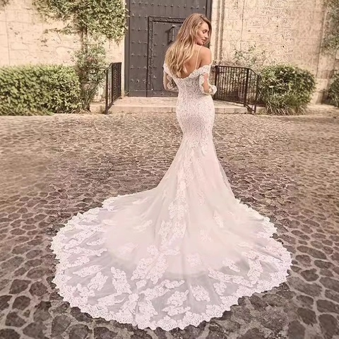 Meerjungfrau Hochzeitskleid Weiß Spitze Schulterfrei Lange Ärmel Lange Schleppe Elegante Brautrobe Für Damen