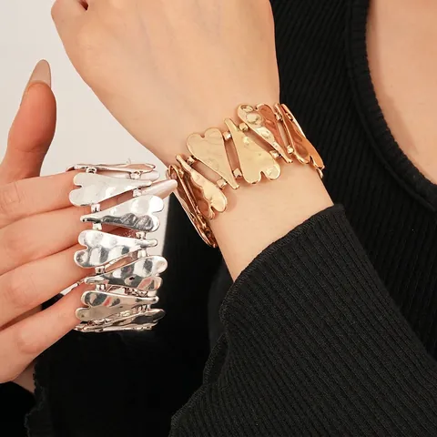 Hammered Alloy Heart Interlocking Elastic Bracelet Wide Metal Bangle Minimalist Niche Jewelry Women