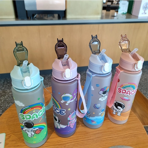 Astronaut Cartoon Frosted Water Bottle PC Plastic With Straw Bounce Lid And Portable Strap For Kids Students