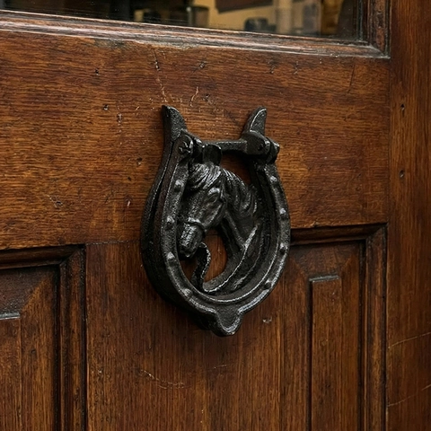 Vintage Cast Iron Horse Head Door Knocker Rustic Horseshoe Metal Handle Antique Animal Wall Decor For Home Garden