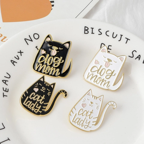 Cartoon Enamel Cat Dog Brooches Alloy Badge Pins For Pet Lovers Cat Lady Dog Mom Fashion Jewelry Lapel Accessory