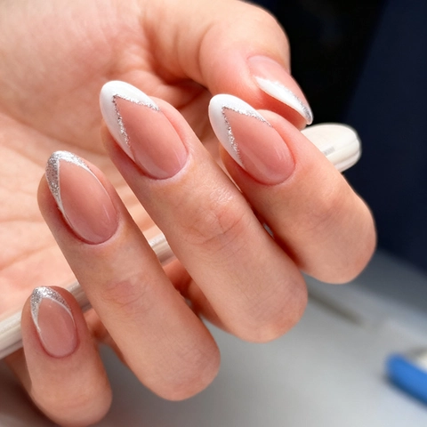 Uñas Postizas Press On Forma Almendra French V-Tip Brillo Plateado Rosa Nude ABS Para Mujeres Elegante Minimalista