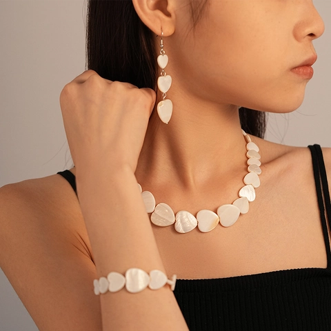 Heart Shaped Shell Necklace Bracelet And Earrings Alloy White Choker Jewelry For Women Beach Resort Elegant Accessory