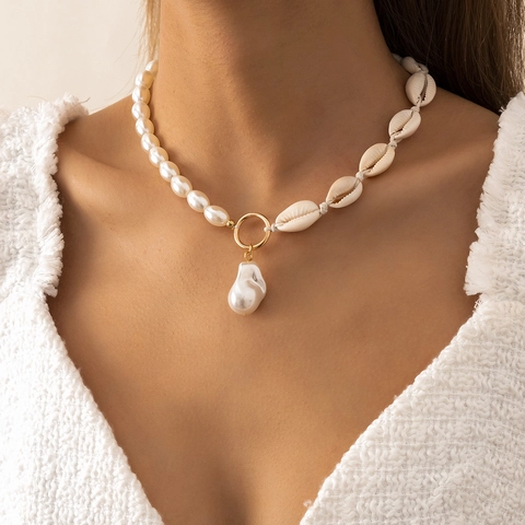 Baroque Irregular Artificial Pearl Pendant Necklace With Natural Shell And Alloy Splicing Design Beach Holiday Elegant Bohemian Style Women