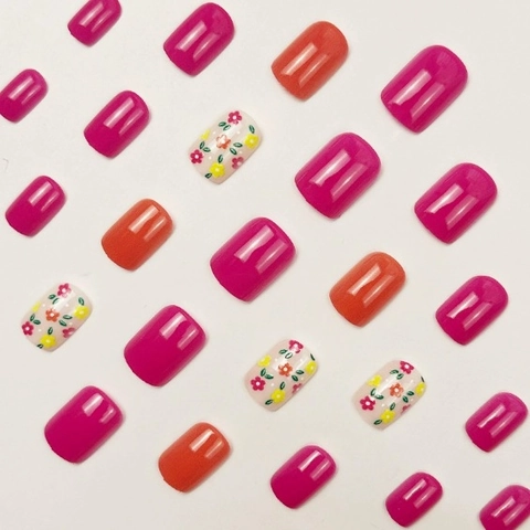Short Square Press On Nails Glossy Floral Pattern Sweet Fake Nails Full Cover Manicure For Women Summer Daily Wear
