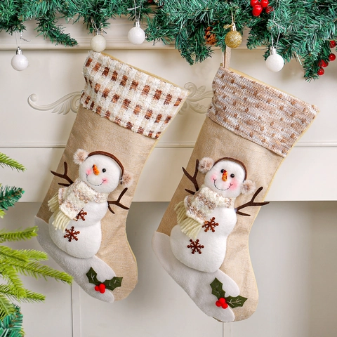 Grande Calza Di Natale In Lino E Juta Ornamento Da Appendere Con Applique Pupazzo Di Neve 3D E Polsino Scozzese Sacco Regalo