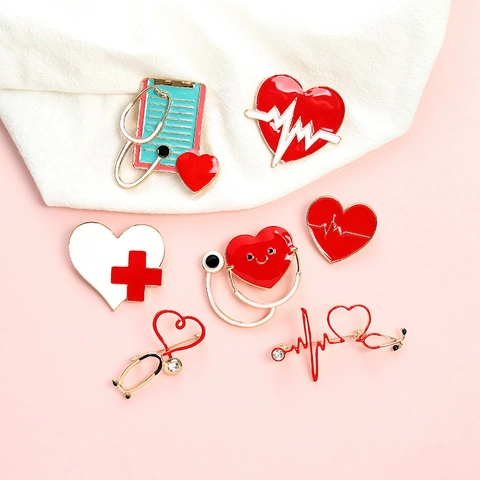 Broche Médico de Estetoscopio Corazón Esmalte Aleación Diamante de Imitación Joyería Profesional Enfermera Doctor Regalo para Mujeres Hombres