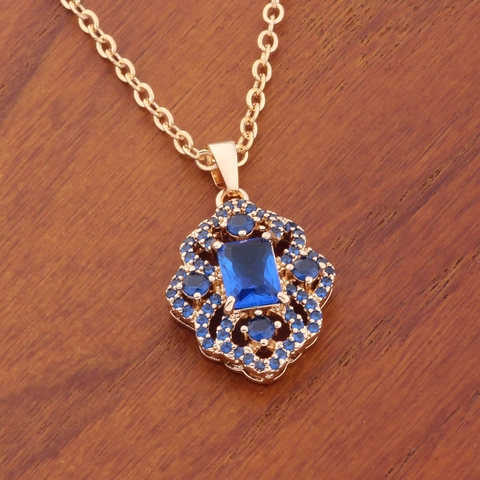 Luxueux Collier Pendentif Losange en Cuivre Zirconia Bleu Pour Femmes Ras de Cou Plaqué Or Floral Évidé Vintage Bijoux de Fête