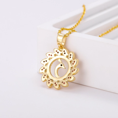 Collana Con Ciondolo A Pavone Rame Placcato Oro 18K Con Zirconi Colorati Ghirlanda Circolare Gioielli Da Donna Elegante