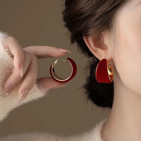 Legering Geflockte C-Vorm Hoops Oorbellen Verguld Retro Mode Dames Dagelijkse Sieraden Met Zilveren Oorbel Pin