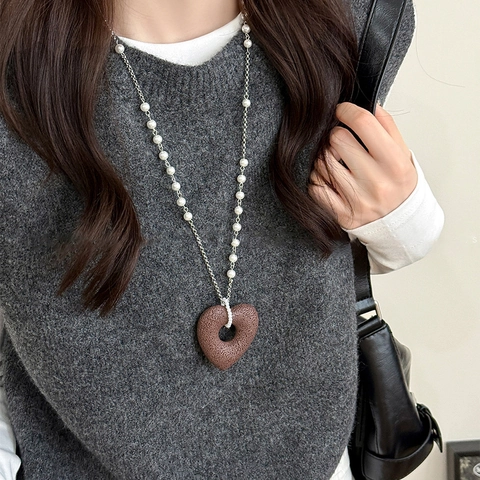 Vintage Long Sweater Chain Necklace Heart Pendant Horse Element Faux Artificial Pearl Beaded Retro Jewelry For Women