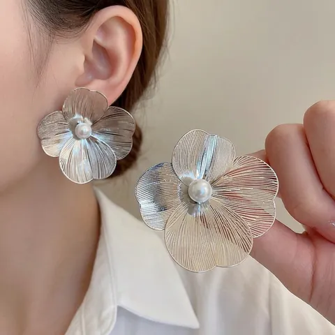 Orecchini A Lobo Floreali Eleganti Lega Design A Fiore Con Perno In Argento E Perla Artificial Imitazione Gioielli Donna Moda