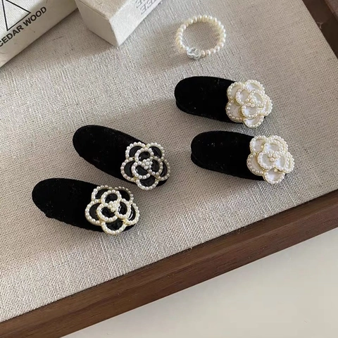 Elegante Fermaglio Per Capelli Fiore Di Camelia Per Donne Con Velluto Floccato E Imitazione Perla Artificial Stile Francese Clip Becco