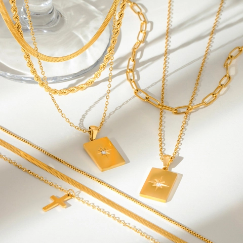 Collar con Colgante de Estrella Cuadrada Multicapa de Acero Inoxidable Chapado en Oro Joyas Geométricas de Strass para Mujer