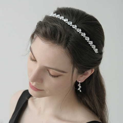 Elegant Zinc Alloy Zirconia Leaf Headband With Faux Artificial Pearl Rhinestone Hair Band For Women Wedding Party Jewelry Accessories