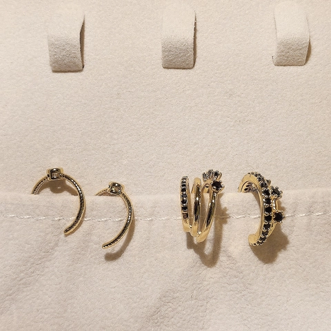 Boucles d'Oreilles Créoles en Cuivre en Forme de C Géométriques pour Femmes Minimaliste Incrusté de Zirconia Noir Bijoux Élégants