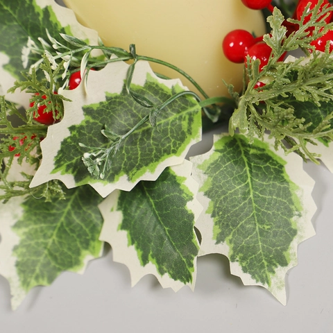 Künstlicher Weihnachts Kerzenring Kranz Rote Beeren Weiß Umrandete Stechpalmenblätter Kiefernnadeln Tischdeko Kunststoff Stoff