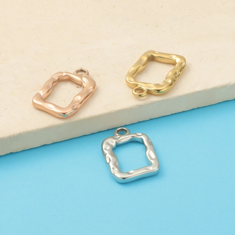 Unregelmäßige Hohle Rechteckige Rahmen-Anhänger Mit Hammerschlag-Textur Aus 304 Edelstahl Für DIY-Schmuck