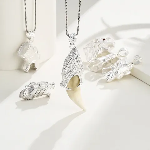 Collana Con Ciondolo A Dente Di Lupo Argento Sterling 925 Stile Etnico Tribal Gioielli Testa Di Animale Per Uomini Donne Zirconia Rossa