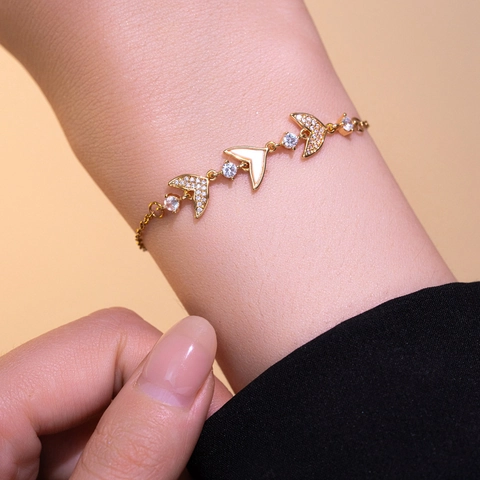 Bracciale Coda Di Pesce Acciaio Titanio Micro Pavé Zircone Conchiglia Bianca Regolabile Elegante Gioielli Donna