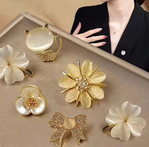 Broche Élégante En Alliage Avec Strass Et Opale Motif Floral Et Animal Épingle De Revers Brillante Accessoire Bijoux