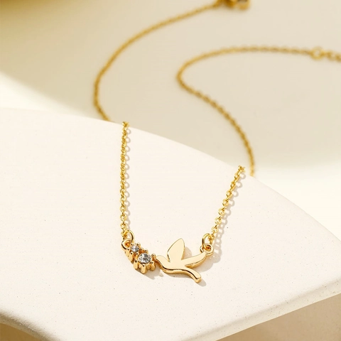 Minimalist Stainless Steel Bird Pendant Necklace Elegant Rhinestone 18K Gold Plated Peace Dove Choker For Women Jewelry
