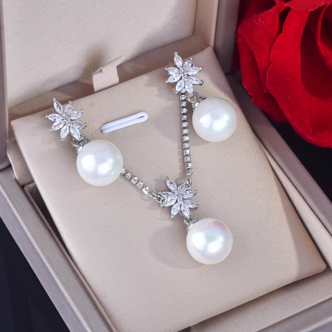 Elegante Koperen Sieradenset Voor Dames Met Bloemen Kunstparel Strass Hanger Ketting Oorknopjes En Open Ring