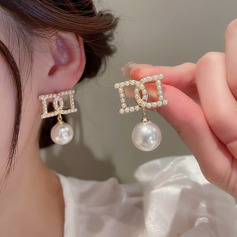 Orecchini Pendenti Lettera D Rame Künstliche Perle Di Imitazione Elegante Stile Francese Con Perno In Argento Sterling 925