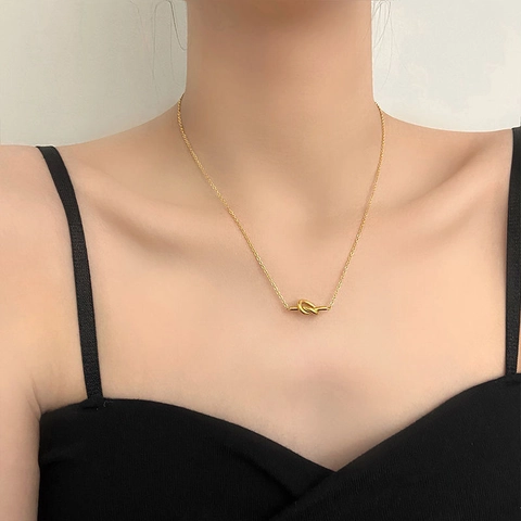 Knot Pendant Necklace Titanium Steel 18K Gold Plated Minimalist Clavicle Chain Heart Design Jewelry For Women