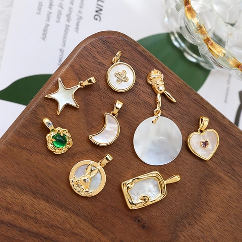 Ciondoli Charms In Rame Placcato Oro Con Madreperla Zircone Stella Luna Cuore Coniglio Per Creazione Gioielli