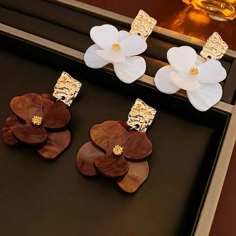 Vintage Flower Stud Earrings Textured Alloy Acrylic Floral Jewelry Accessory With Silver Earring Post For Women