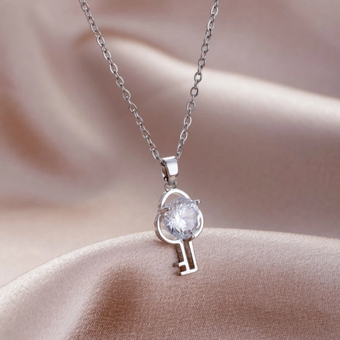 Schlüssel Anhänger Halskette Mit Glänzendem Zirkon Kupferanhänger Edelstahlkette Für Damen