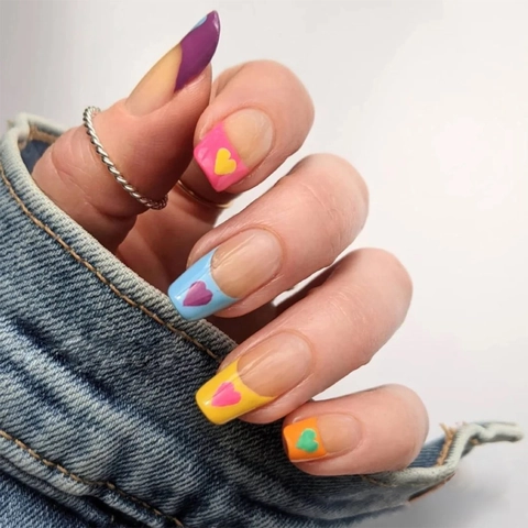 French Rainbow Herz Press On Nägel Eckige Tragbare Falsche Nägel Für Frauen Süßer Stil