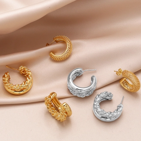 Pendientes De Aro En Forma De C Huecos Cobre Chapado En Oro De 18K Textura Trenzada Torsonada Joyería De Lujo Para Mujer