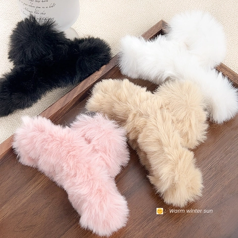 Large Plush Hair Claw Clip Faux Fur Fluffy Shark Hairpin Strong Hold Non Slip Autumn Winter Accessory For Women