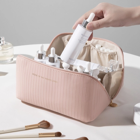Grande Capacité Sac À Maquillage En Cuir PU Rayures Verticales Imperméable Portable Voyage Trousse De Toilette Organisateur Forme Oreiller Fermeture Éclair Dorée