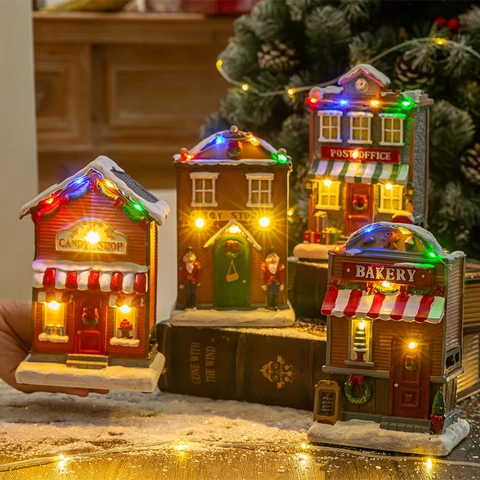 Casa Del Villaggio Di Natale Luminosa Con Musica Resina Miniatura LED Ornamento Da Tavolo Regalo Decorazione Festiva