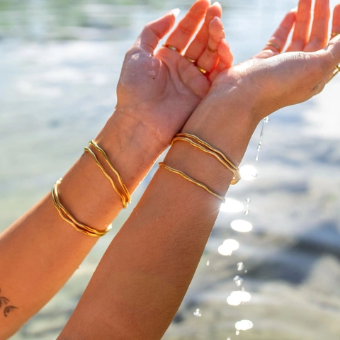 Wavy Ripple Armreif Edelstahl 18K Vergoldet Wasserdicht Minimalistisch Unregelmäßiges Design Für Damen Schmuck