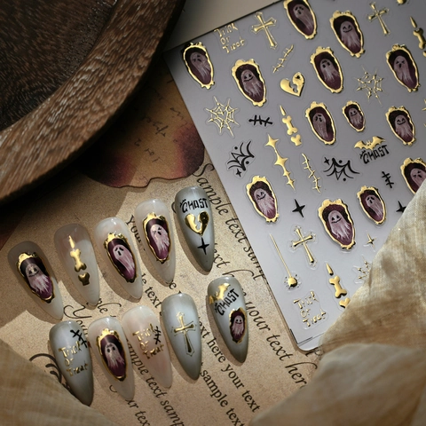 Autocollants À Ongles Halloween 3D Relief Feuille D Or Fantôme Croix Chauve Souris Toile D Araignée Manucure DIY Femmes