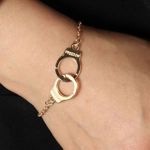 Punk Handcuff Pendant Necklace Alloy Bracelet For Women Men Freedom Letter Engraved Retro Hip Hop Style Fashion Jewelry