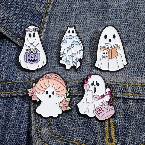 Cute Halloween Cartoon Ghost Alloy Enamel Brooches Pumpkin Mushroom Reading Cat Pattern Funny Pins For Clothes Bags Decor